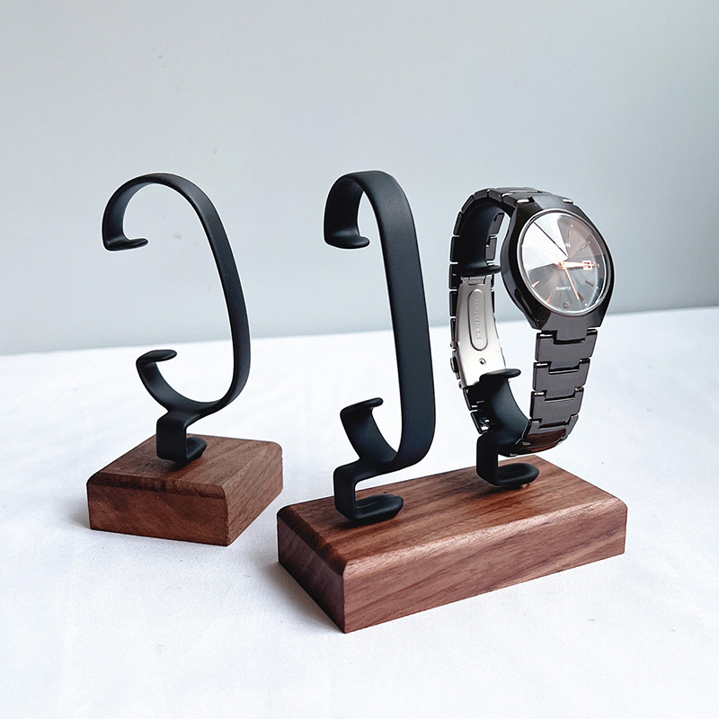 Деревянная С-образная подставк – обзор и цена Jewelry And Watches Inc
